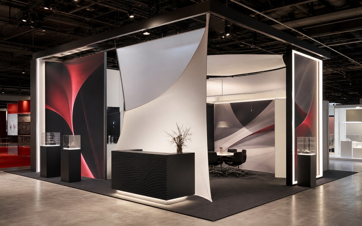 Premium modular exhibition stand with textile graphics